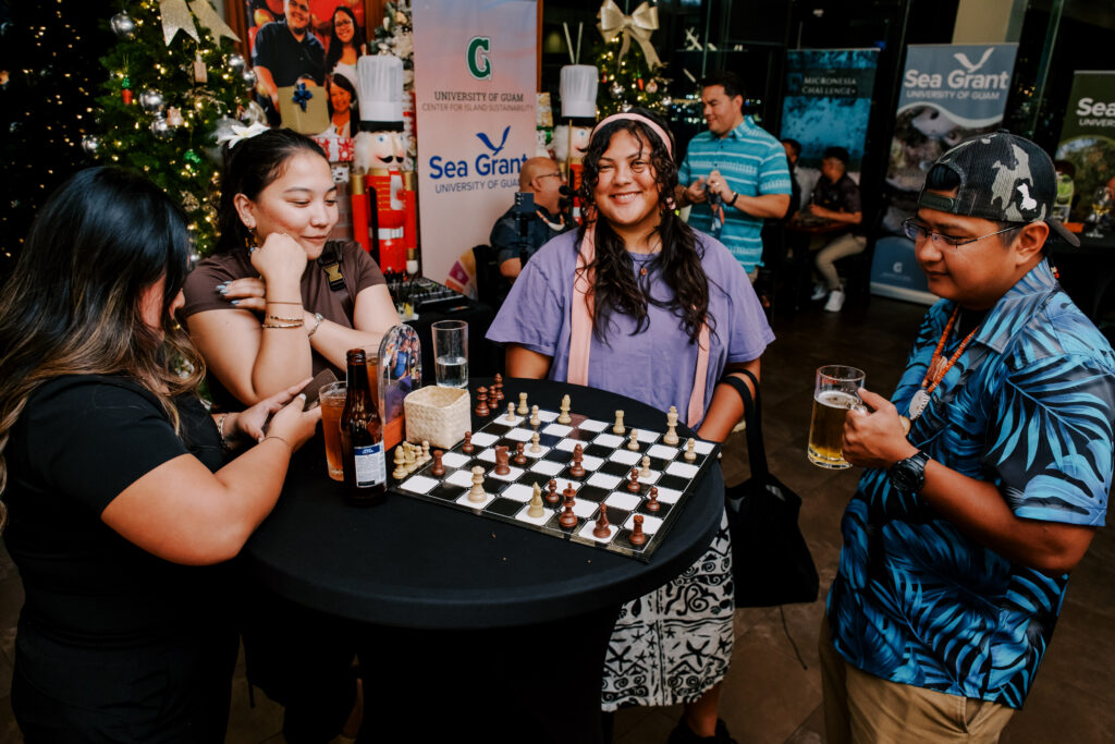 CIS-SG_20251216_2025AlumniMixer-116