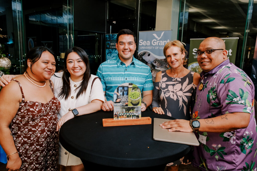 CIS-SG_20251216_2025AlumniMixer-139